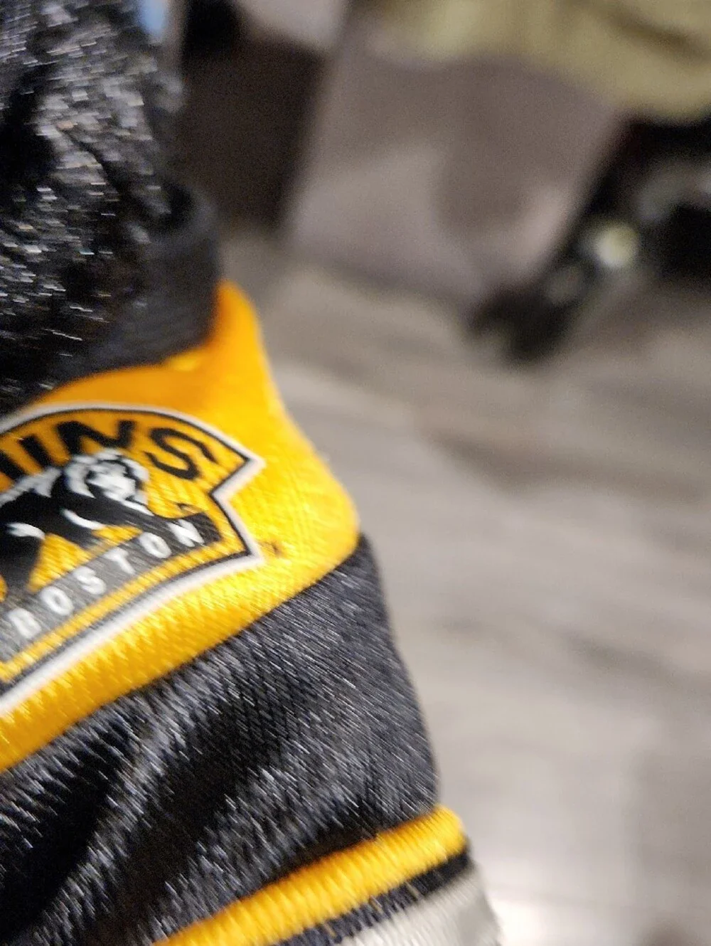 EUC Build A Bear Boston Bruins Plush Bear in Black and Yellow Hockey Jersey